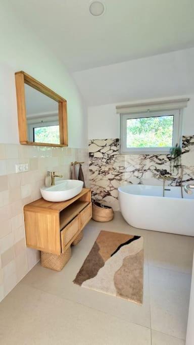 Haus Am Waldrand Und In Seenaehe 레닌 외부 사진