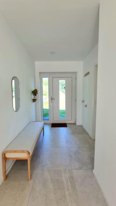 Haus Am Waldrand Und In Seenaehe 레닌 외부 사진