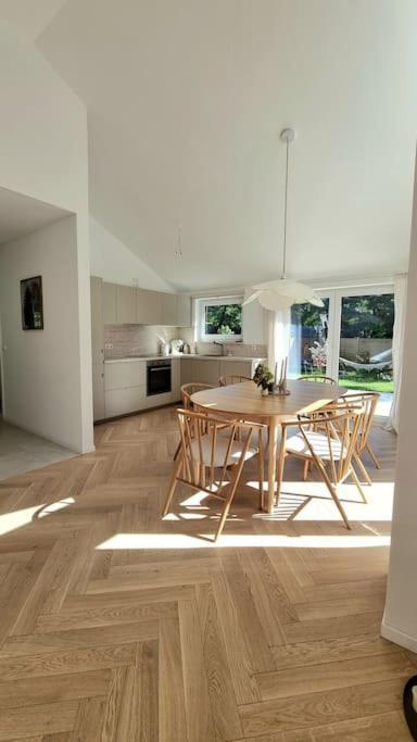 Haus Am Waldrand Und In Seenaehe 레닌 외부 사진